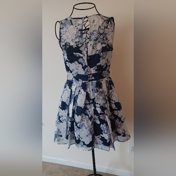 Blue and white Floral Dress by B Darlin size 7/8 - Picture 2 of 6